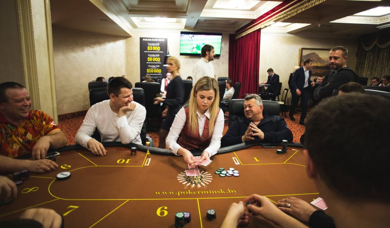Dealer and players at the table set the pace