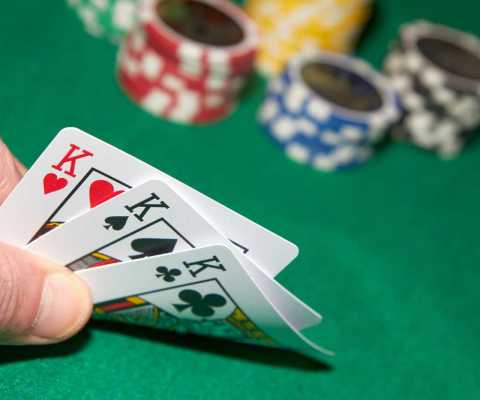 How to Play Three Card Poker