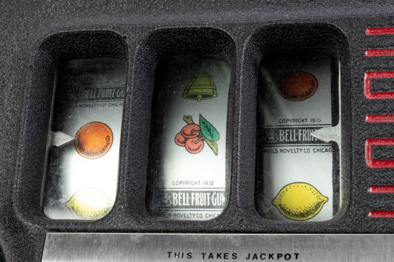 Bell Fruit Gum slot machine